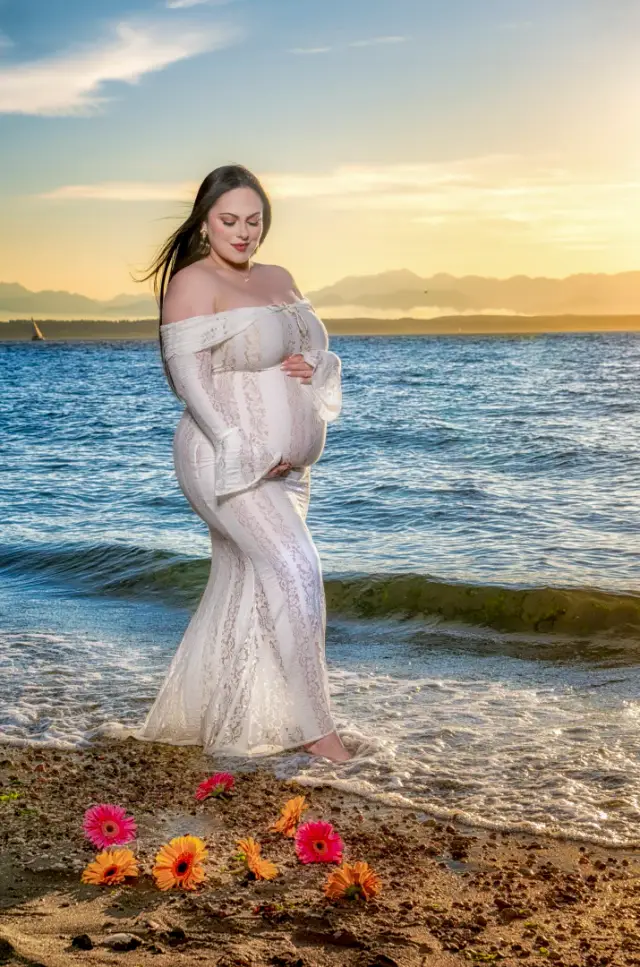 Pregnant — photo 2