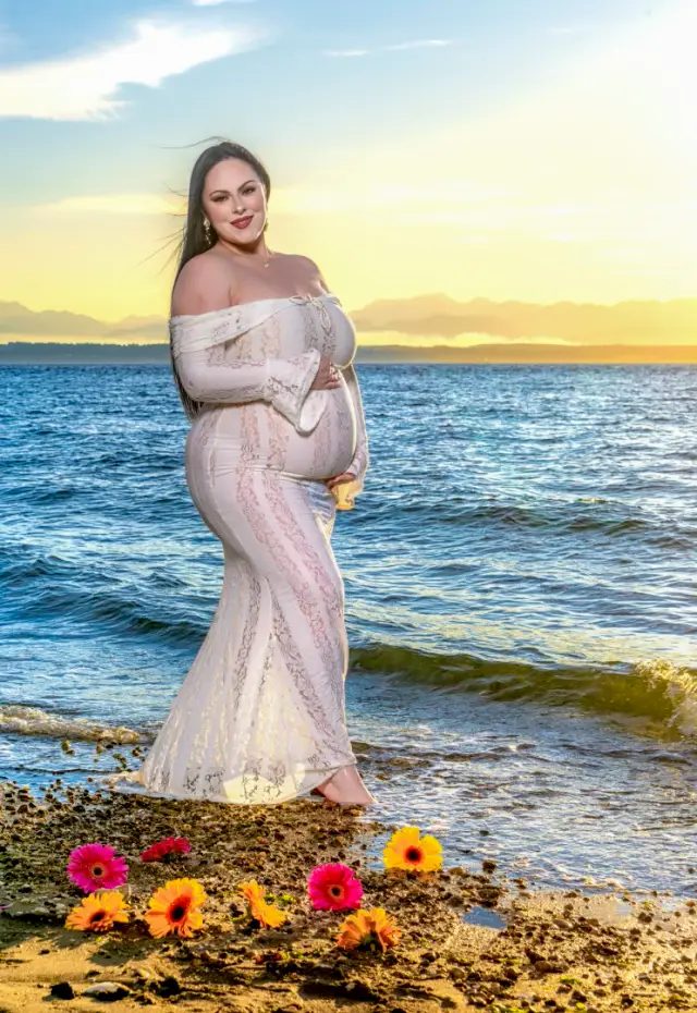 Pregnant — photo 3