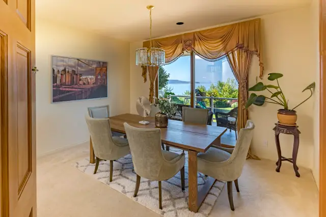 Real Estate — photo 6