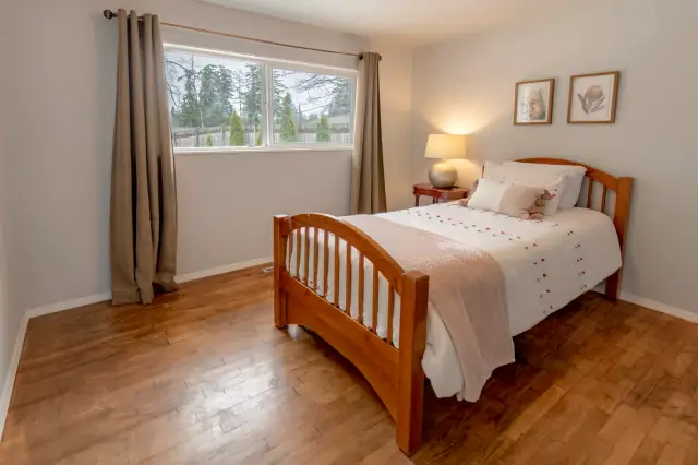 Real Estate — photo 10