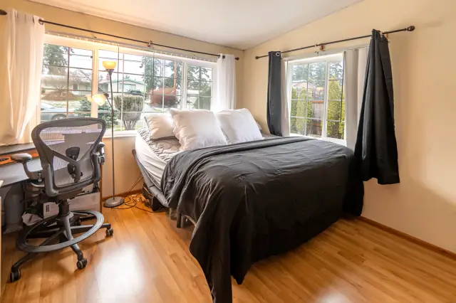 Real Estate — photo 14