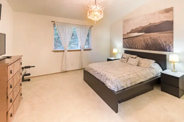 Real Estate — photo 17