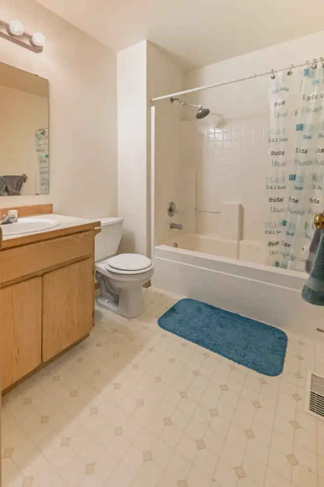 Real Estate — photo 18