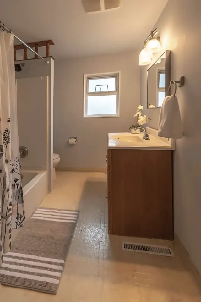 Real Estate — photo 29