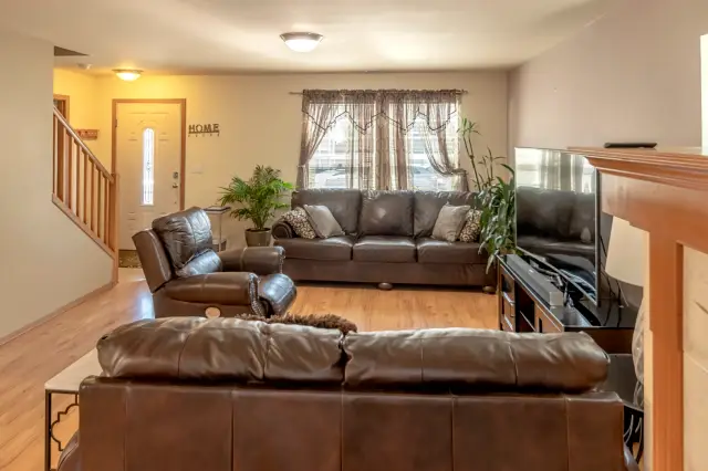 Real Estate — photo 34
